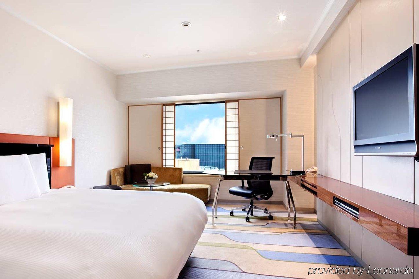 Hilton Osaka Hotel Room photo